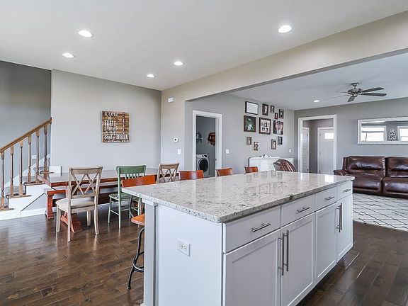 5th image of 2033 Whispering Meadows Dr