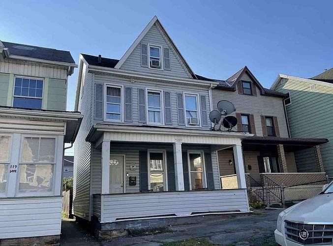 1st image of 121 1st Ave
