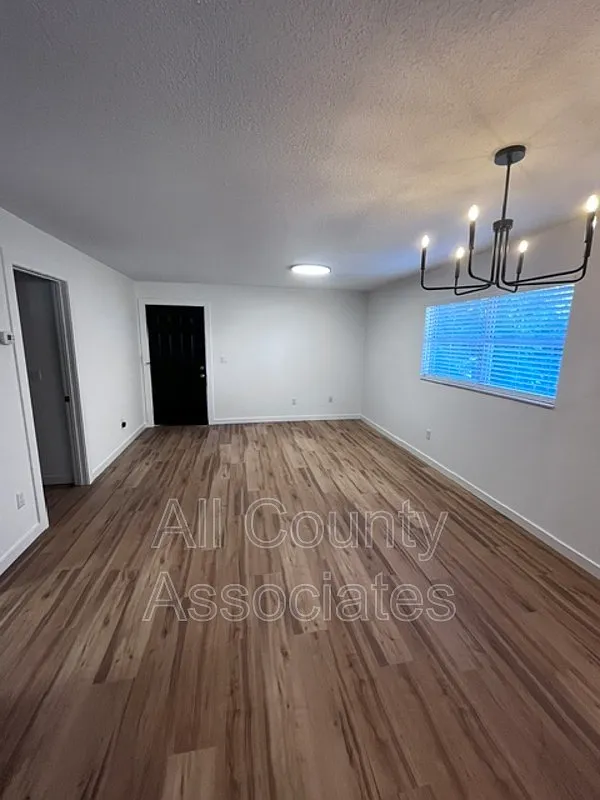 2 bed, 1.5 bath, $1,695 — Photo 4