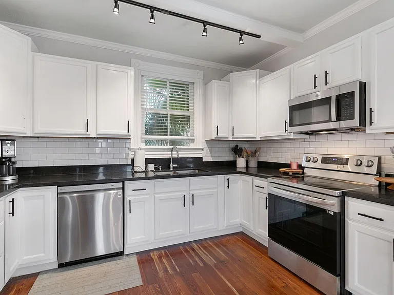 2520 Avenue P 1/2 — Photo 17