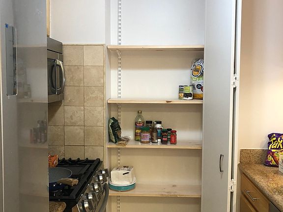 3rd image of 275 Greenwich St APT 2D