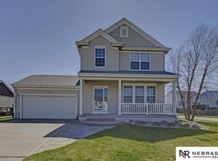 15933 R Cir, Omaha, NE 68135