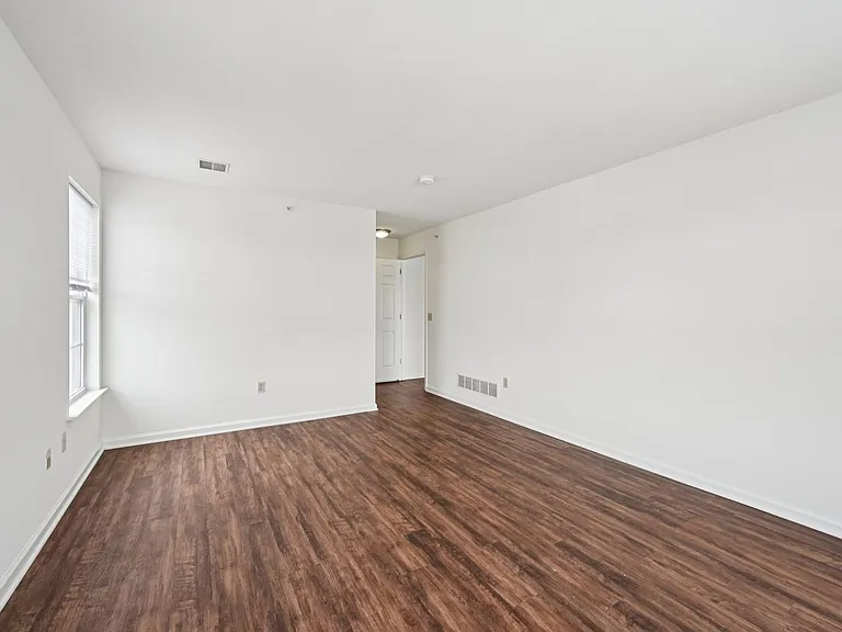 Spring Creek Apartments — Photo 200