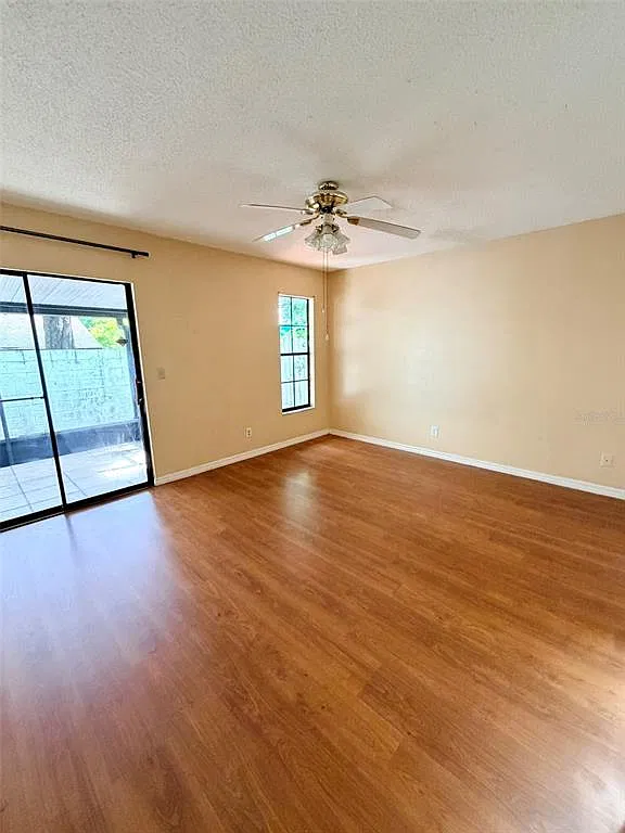 2 bed, 2.0 bath, 1077 sqft, $1,650 — Photo 4