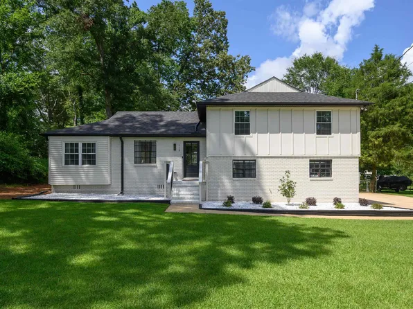 110 Hickory St, Maylene, AL 35114