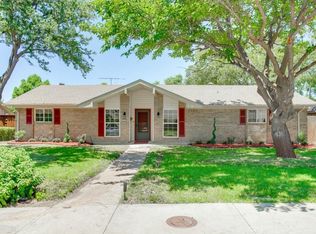 1625 Woodcrest Ln, Carrollton, TX 75006