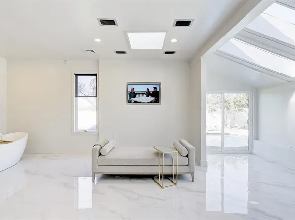 7501 N Country Club Dr, Oklahoma City, OK 73116