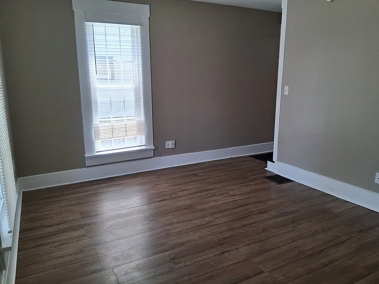 121 S 5th St — Photo 13