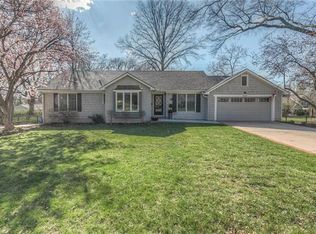 8404 Meadow Ln, Leawood, KS 66206