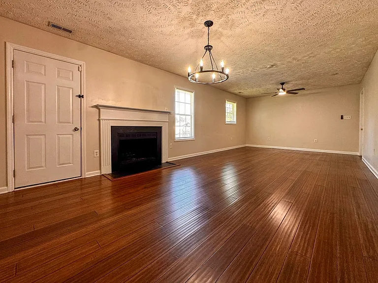197 Brandywood Ct — Photo 5