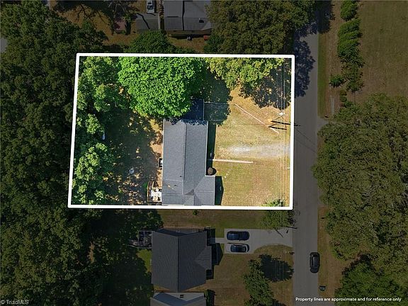 2nd image of 2104 Sheldon Rd