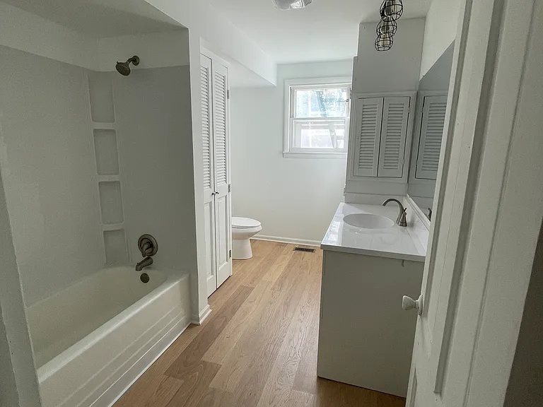 39 Center St — Photo 16