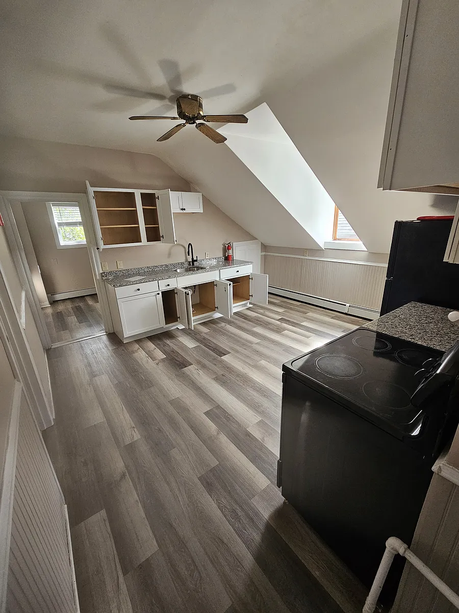 Building Photo - 95 Oakland Ave #3