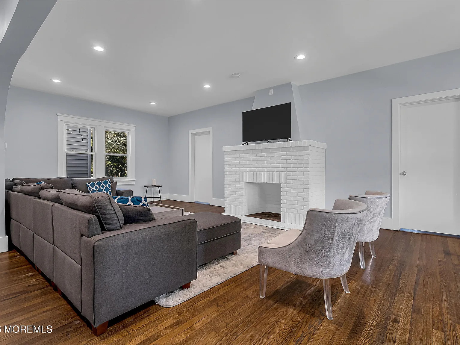 10 bed, 4062 sqft, $6,500 — Photo 4