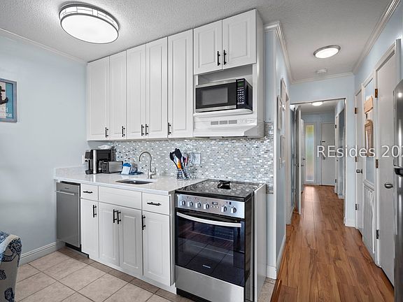 2nd image of 40 Folly Field Rd APT B356