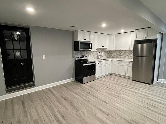 2nd image of 2400 N Howard St #3D