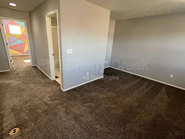 22472 E Union Cir — Photo 11