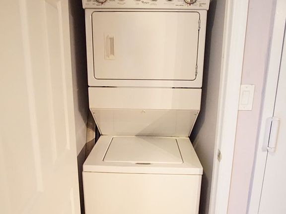 2nd image of 13 Monroe St #3