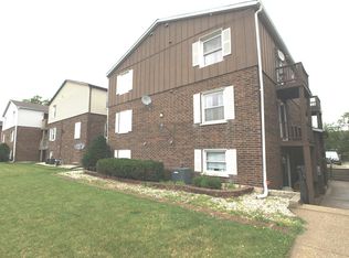 4529 Prescott Ave APT 2E, Lyons, IL 60534