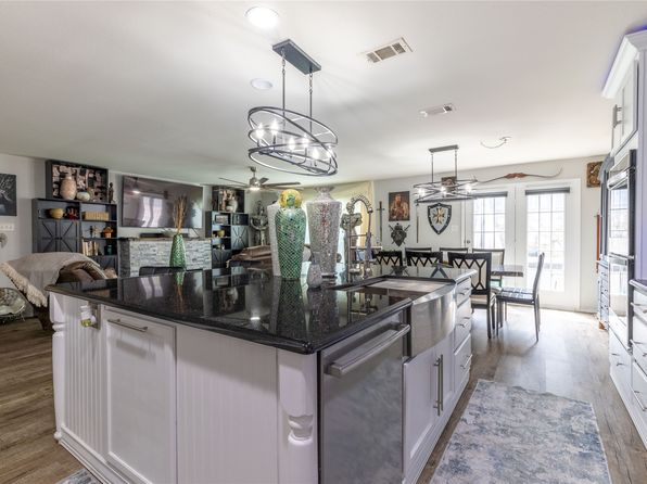916 Glenndon Dr, Fort Worth, TX 76120
