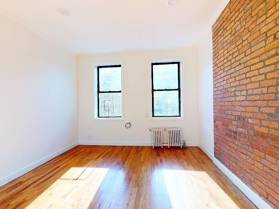 1st image of 285 W 147th St #318