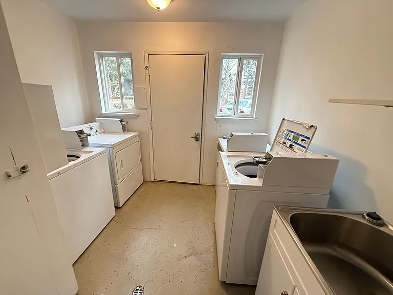 Studio Gardens Apartments — Photo 17