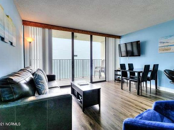 4th image of 1615 S Lake Park Boulevard Unit 607