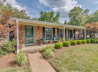 1300 Palm Ridge Ct, Saint Louis, MO 63146