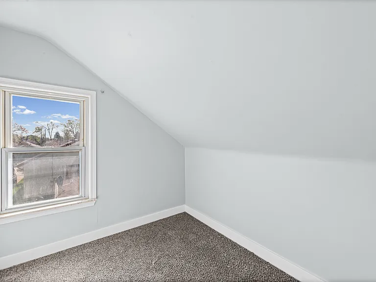 922 Mayflower Ave — Photo 25