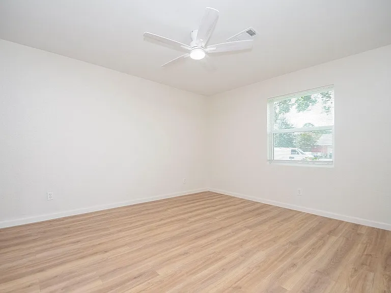 10442 Norton Dr — Photo 16