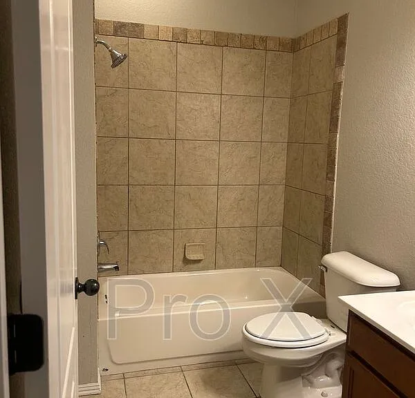 2670 N Valencia Ave #2670 N VALENCIA AVE — Photo 5