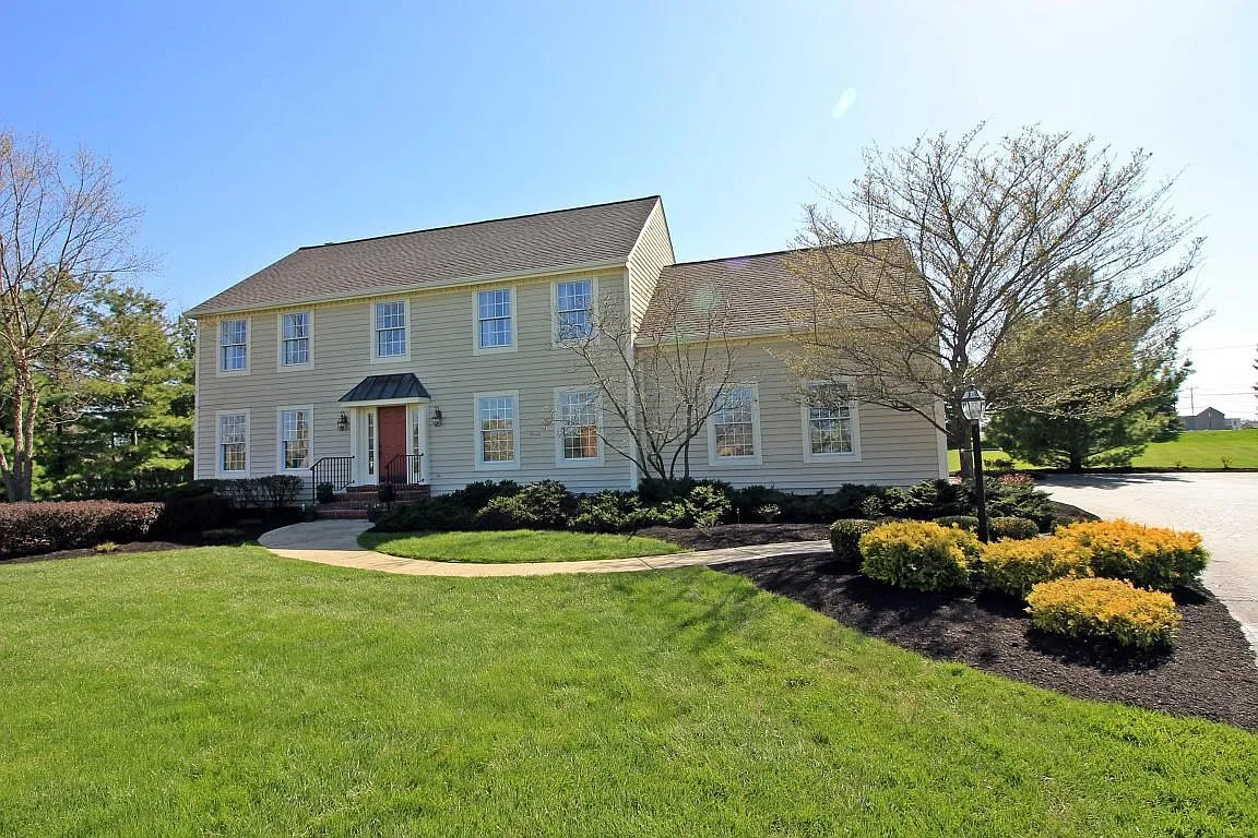 2766 Mallards Landing Dr photo 1