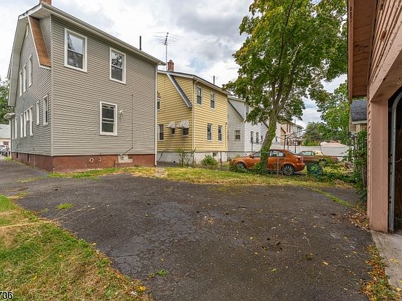 4th image of 124 Hillcrest Ave