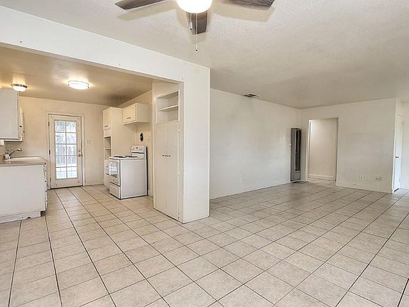 4th image of 1504 Cardinal Way
