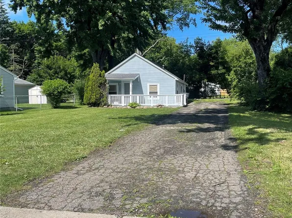 1093 Meadowlawn Dr, Pontiac, MI 48340