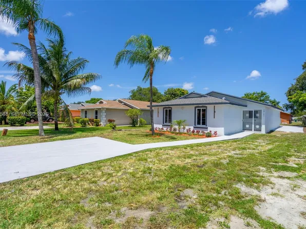 19131 NW 33rd Ct, Miami Gardens, FL 33056