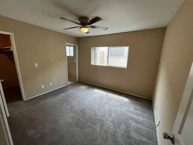 5065 W Point Loma Blvd #C — Photo 11