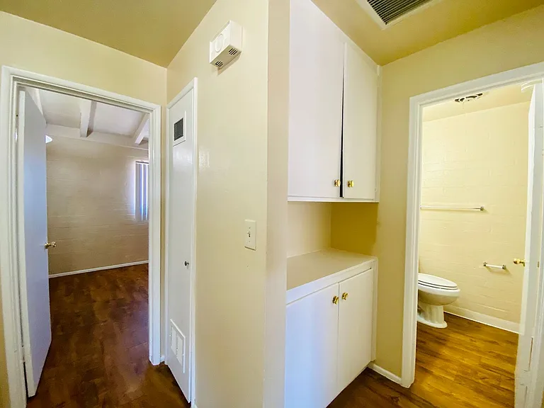 Swan Court Apartments - 1 and 2 Bedroom Homes! — Photo 18