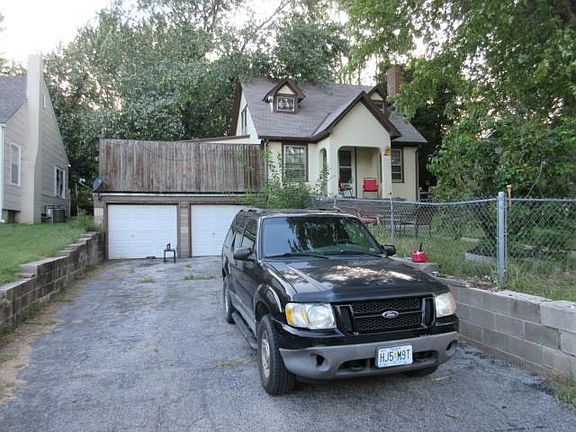 3rd image of 630 Lake Dr