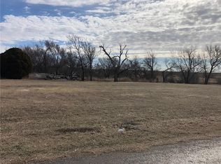 214 E 8th St, Custer City, OK 73639
