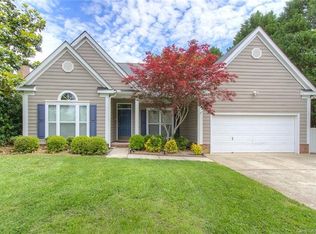 8632 Castlebay Dr, Charlotte, NC 28277