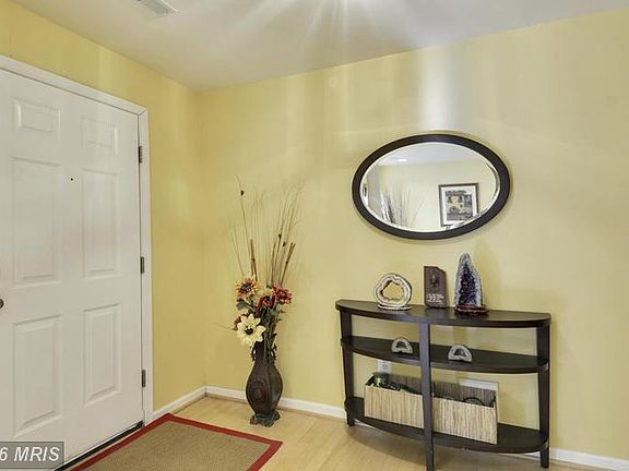 3rd image of 26 Shady Elm Mews