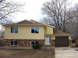 42 Clover Cir E, Colorado Springs, CO 80906