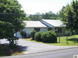 700 N Sutton Ln, Mayfield, KY 42066