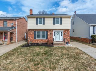 580 Orchardview Rd, Seven Hills, OH 44131