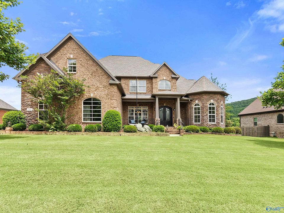 1st image of 10 Oakshire Pl