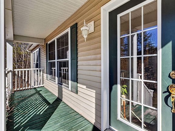3rd image of 384 Pond Road