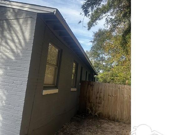 3rd image of 2 Holmes Dr