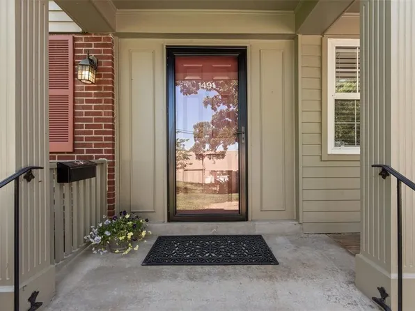 1491 Bobolink Pl, Saint Louis, MO 63144