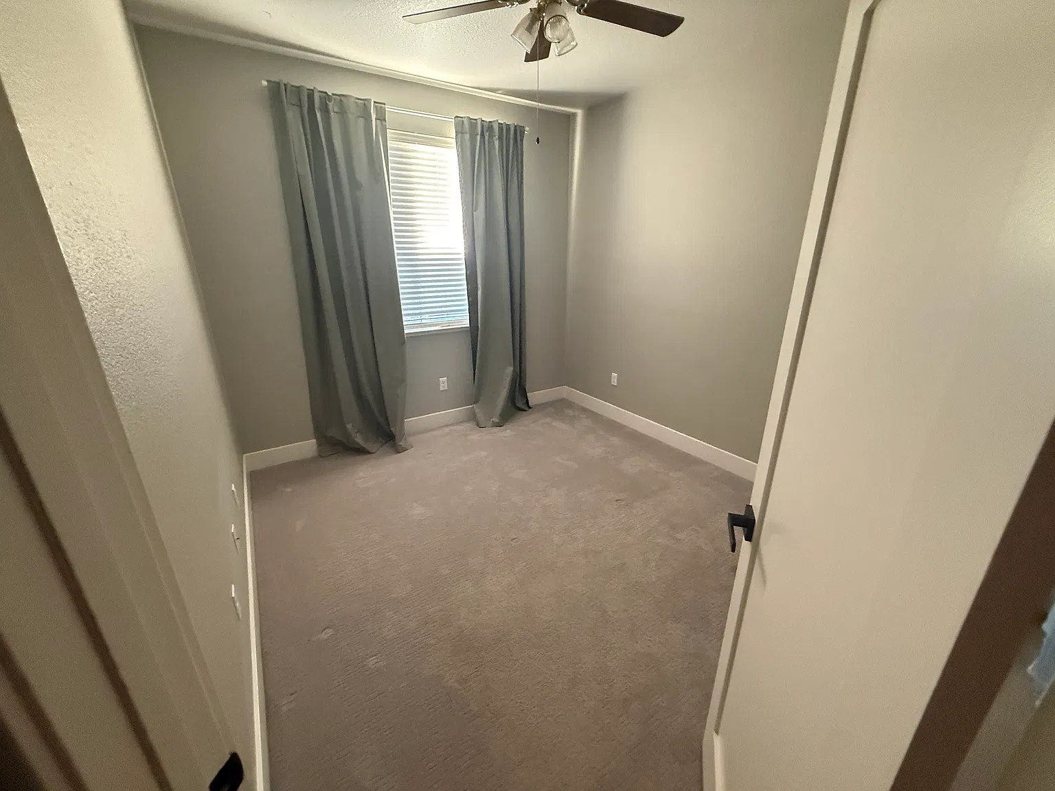 5 bed, 2545 sqft, $4,100 — Photo 3